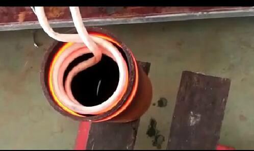 Steel pipe inner hole heating